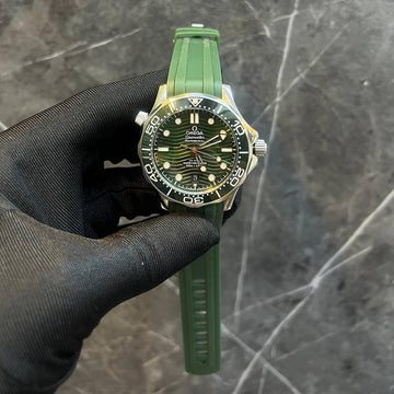 Omega semester green in silver leather strap