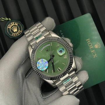 Rolex day date green in silver roman dial