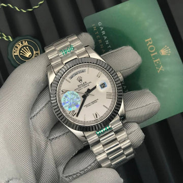 Rolex day date white in silver roman dial