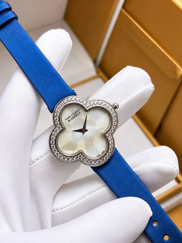 Vancleef watch for ladies good quality Lady watch section Brand name as van cleef