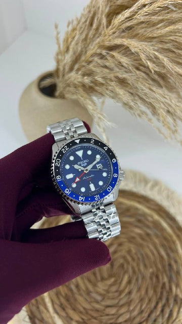 SEIKO JAPAN MOVEMENT  AUTOMATIC  SAPPHIRE GLASS GMT WORKING  WATER RESISTANT