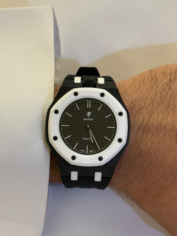 Royal Pop Octagonal Pendant Watch – Phantom Black & White