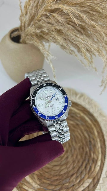 SEIKO JAPAN MOVEMENT  AUTOMATIC  SAPPHIRE GLASS GMT WORKING  WATER RESISTANT