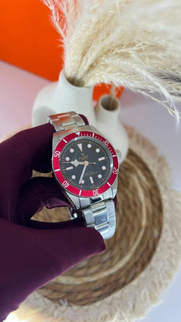 TUDOR  AUTOMATIC  SAPPHIRE GLASS STAINLESS STEEL