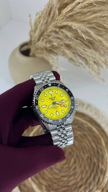 SEIKO JAPAN MOVEMENT  AUTOMATIC  SAPPHIRE GLASS GMT WORKING  WATER RESISTANT