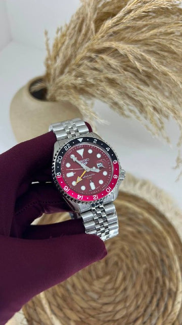SEIKO JAPAN MOVEMENT  AUTOMATIC  SAPPHIRE GLASS GMT WORKING  WATER RESISTANT