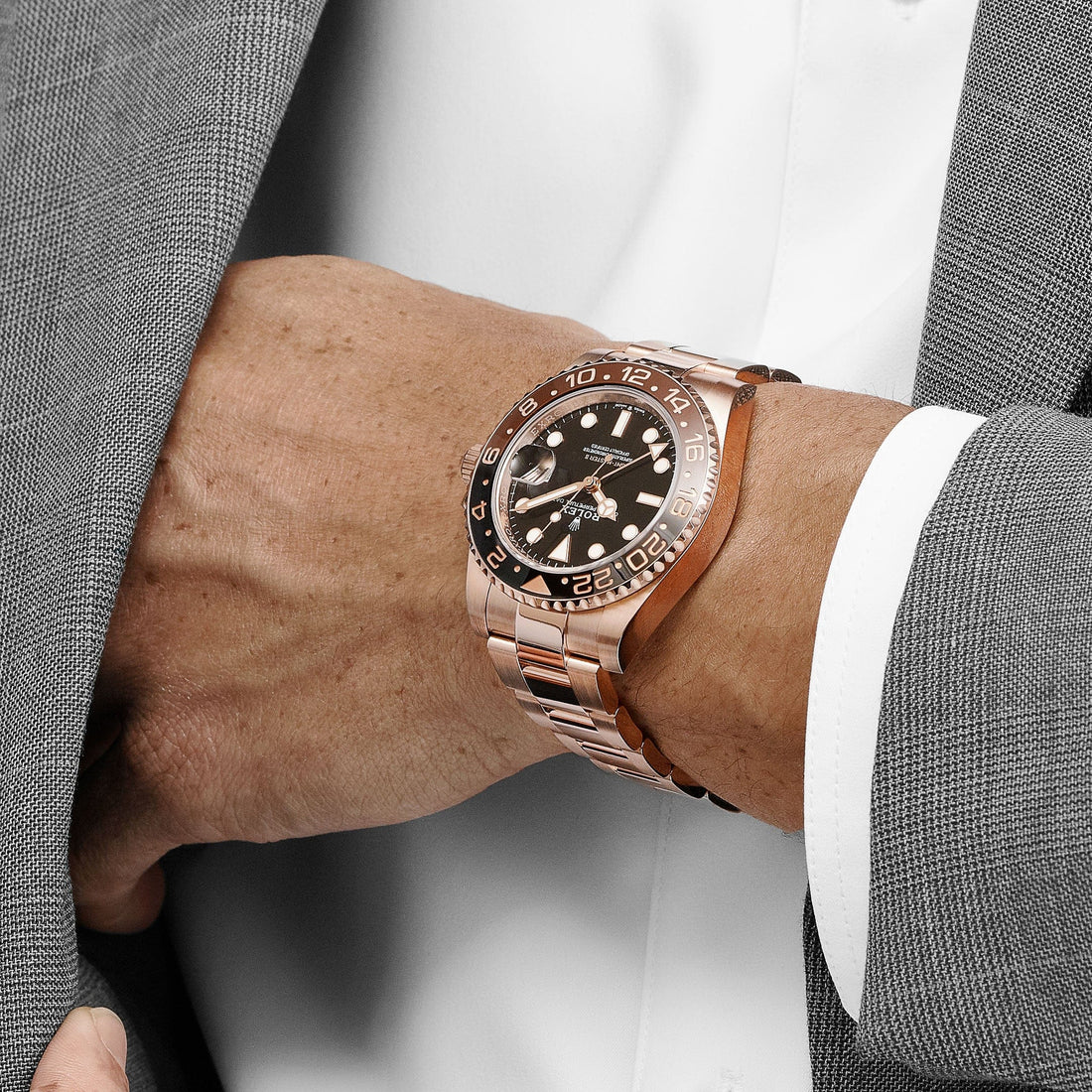 Rolex Mens GMT Master II "Rootbeer" 40mm Rose Gold Black Dot Dial Watch Reference# 126715CHNR
